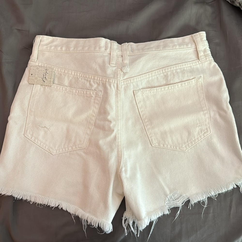 NWT We the Free cutoff denim shorts white/cream - Picture 5 of 5